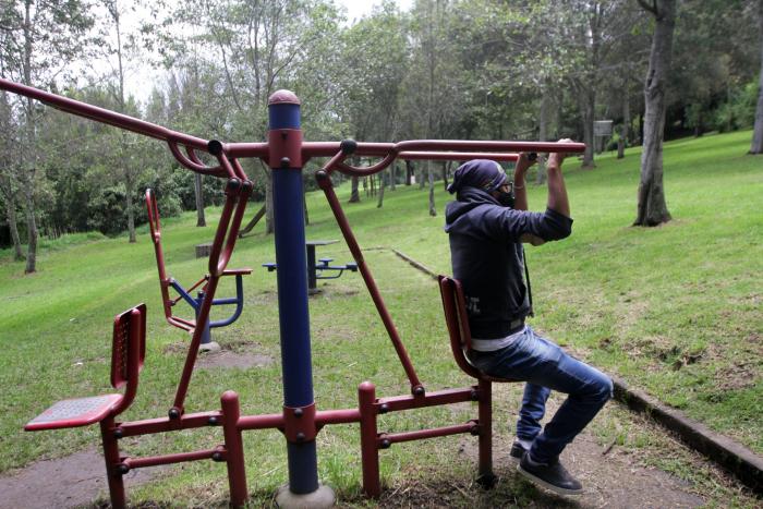 PARQUES EN QUITO(33143853)