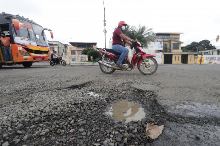 huecos en calles de Mi(33153557)