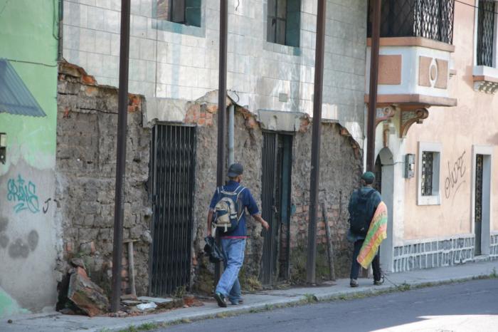 El barrio 5 de junio tiene viviendas a punto de colapsar.