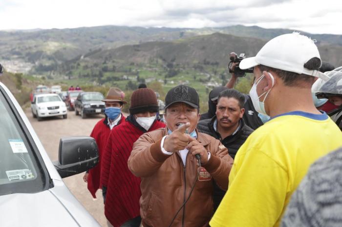 Delfín Quishpe, alcalde de Guamote, impide el paso al candidato Guillermo Lasso, 2 abr. 21