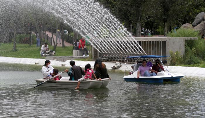 PARQUES DE QUITO (33187396)
