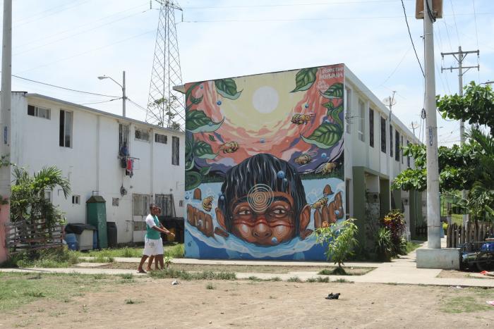 Uno de los murales de Nuevo Ceibos, que forman parte de la bienal.