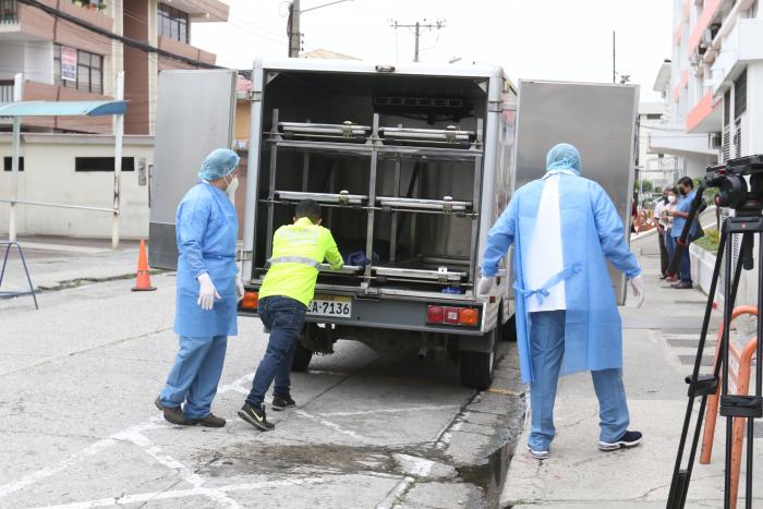 Levantamiento. Además, el general César Zapata, comandante de la Zona 8, informó que los asesinos llegaron vestidos de policía.