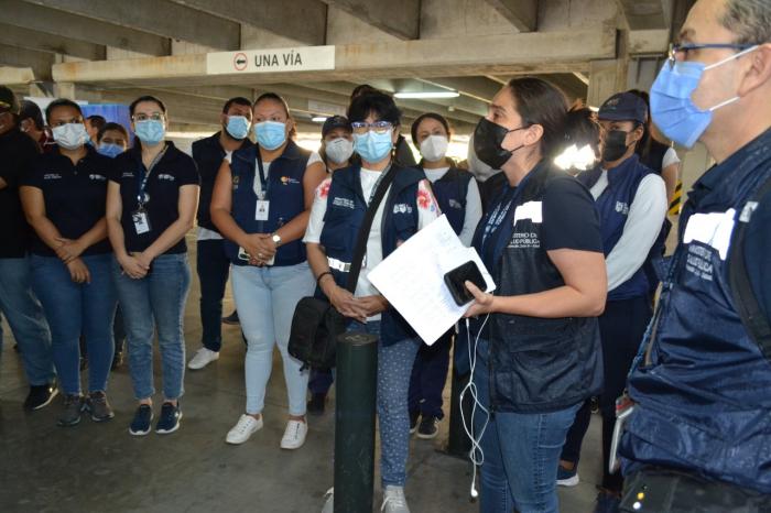 En días pasados, el personal municipal colaboró con transporte para vacunación.