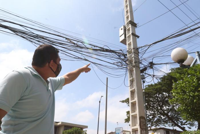 postes con cables