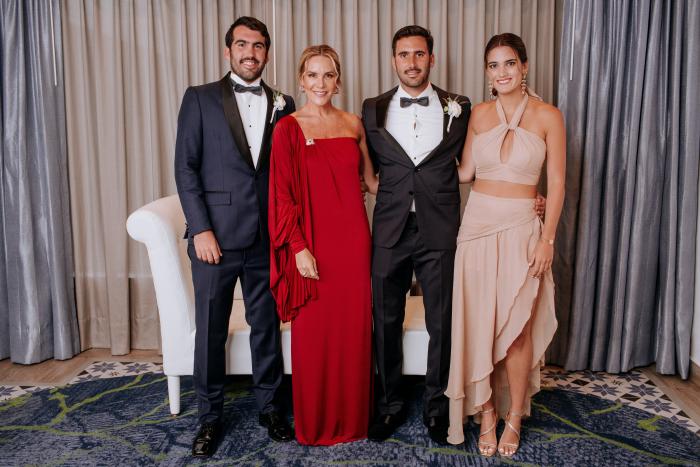 Irene González junto a sus hijos
