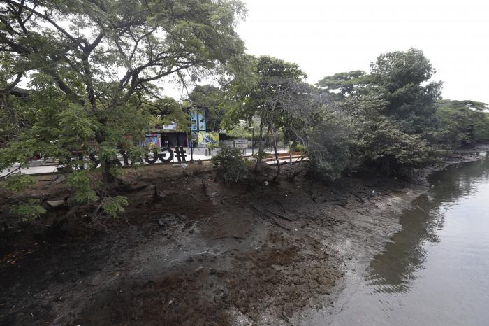 En el área urbana, a orillas del Salado, se construyó Guayarte, que no tiene alcantarillado.