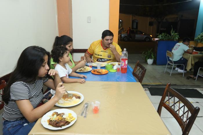 RECORRIDO NOCTURNO EN (33438339)
