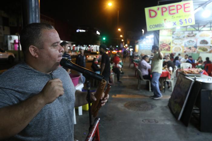 RECORRIDO NOCTURNO EN (33438336)