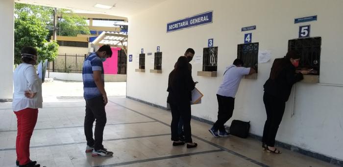 Entrega títulos