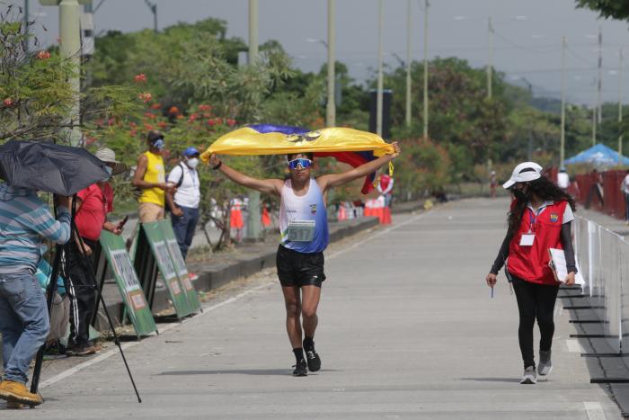Jonathan Amores marcha Ecuador
