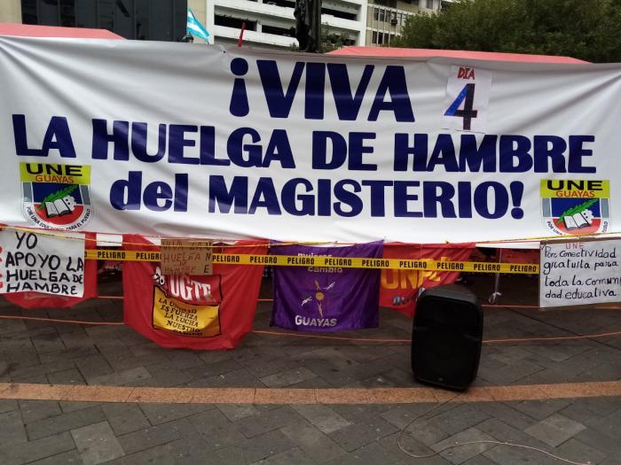 UNE huelga