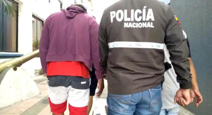 detenidos hombres