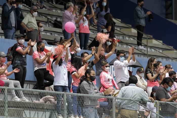 HINCHAS-ÑAÑAS-SUPERLIGA-FEMENINA