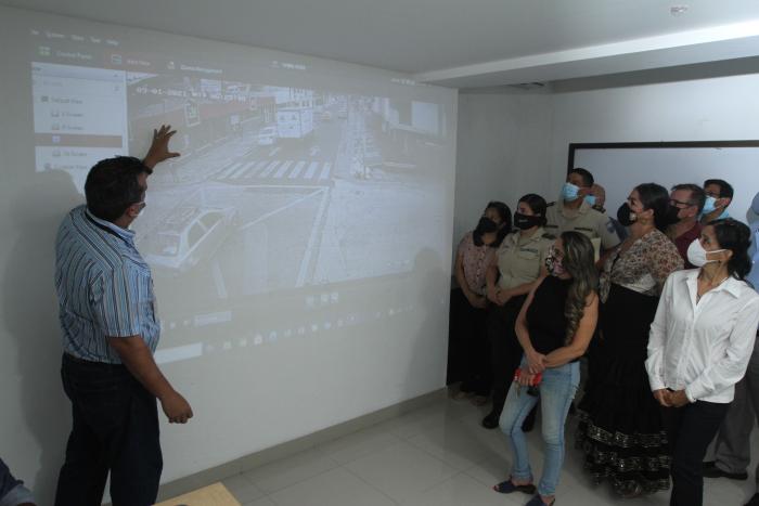 CAMARA DE SEGURIDAD UR (7008923)