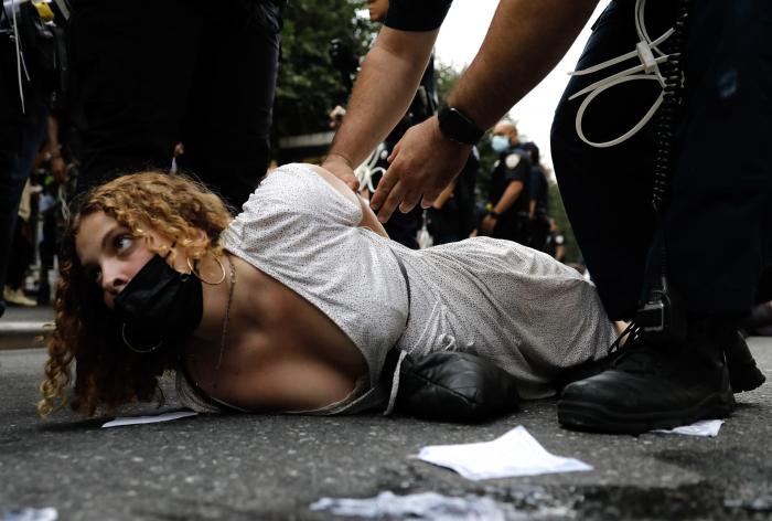 Met Gala manifestantes