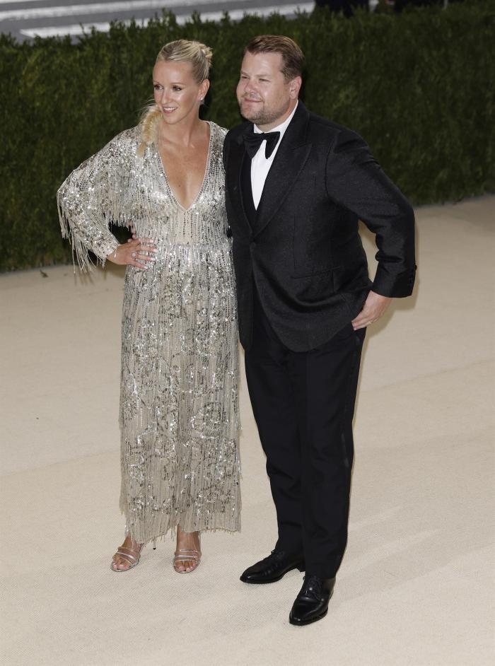 James Corden y Julia Carey