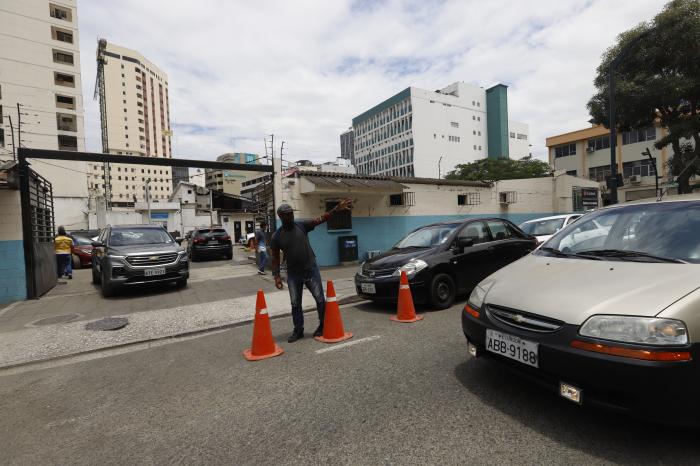 FALTA DE PARQUEO (7025241)