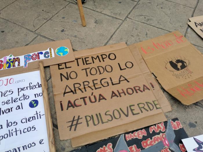 Uno de los carteles hechos por los activistas.