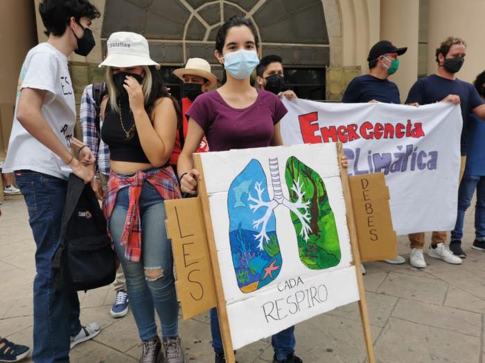 Una de las asistentes del plantón de este 24 de septiembre.