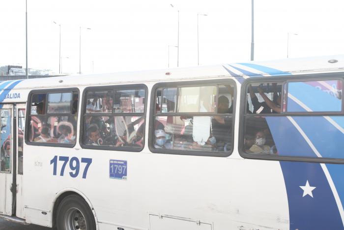 PARADERO DE BUSES (7153517)