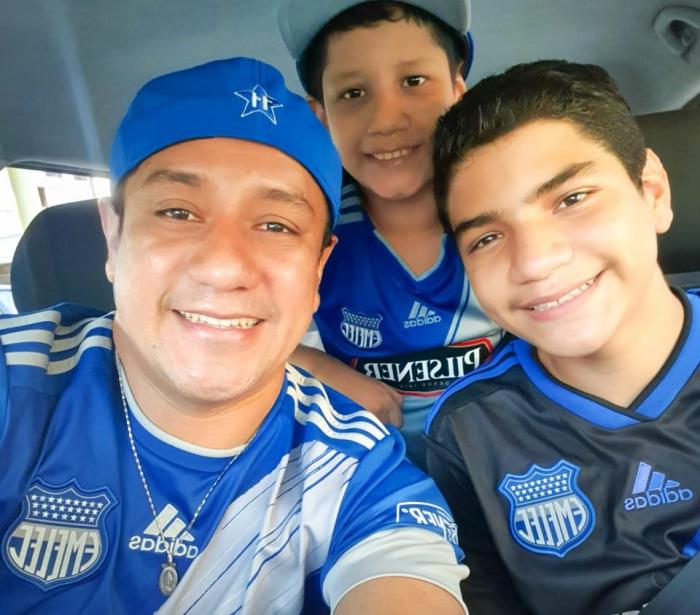 Emelec-hinchas-capwell-regreso