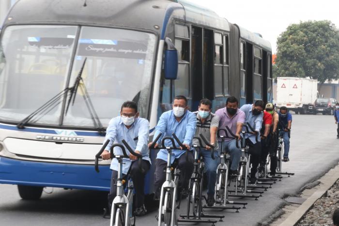 Los choferes de buses (7173393)