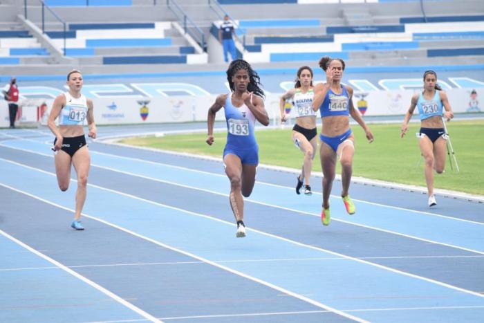 Anahí-Suarez-oro-medallista