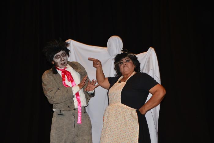 La mansión embrujada, obra de teatro