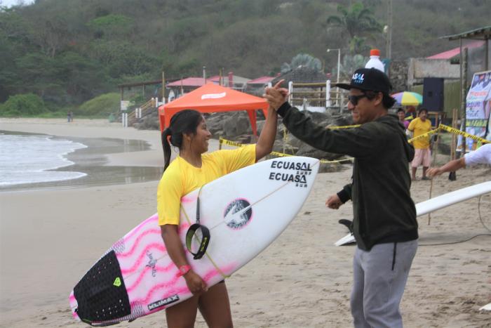 Génesis-Borja-surfista-ecuatoriana