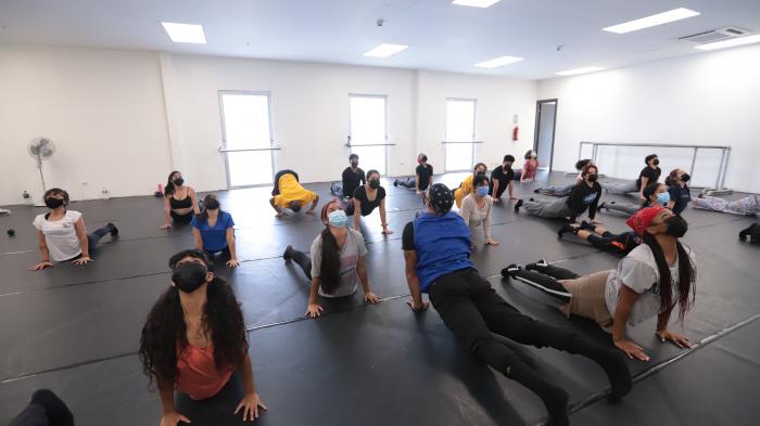 bailarines von howard estiramientos
