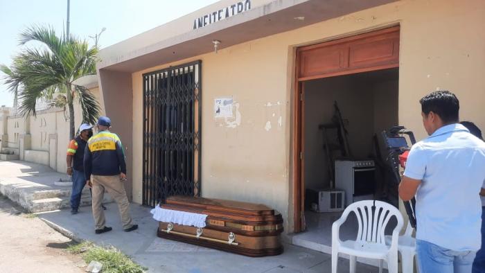 ASESINAO SANTA ELENA