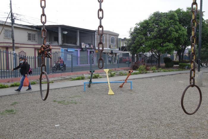 parque juegos mal estado