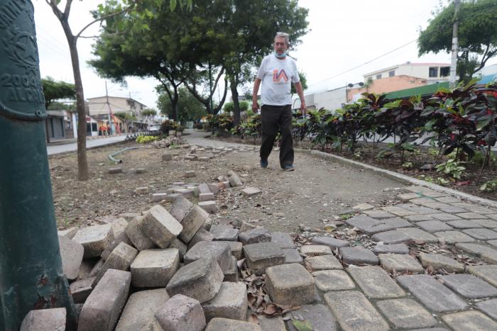 baches