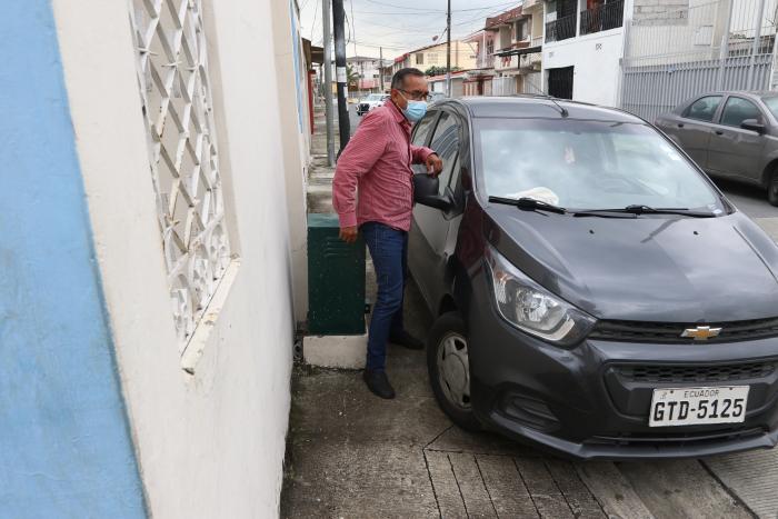 carros en veredas