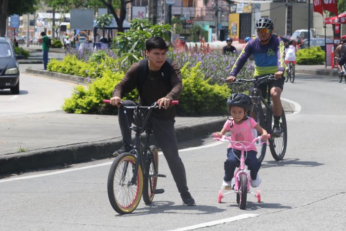 mujeres en bici