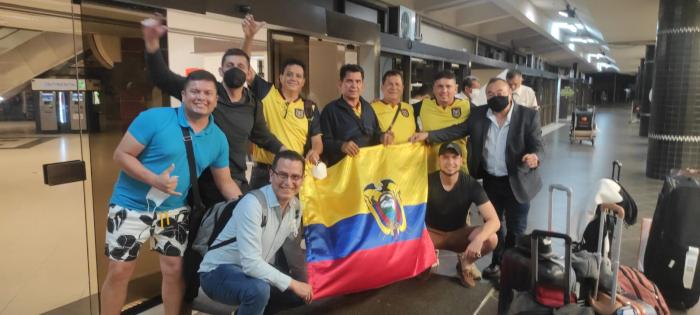 hinchas Ecuador Paraguay