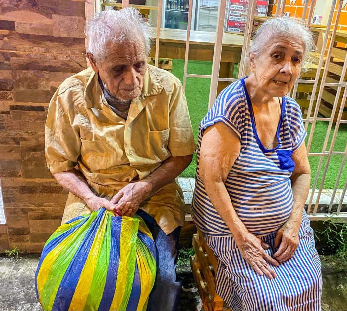 adultos mayores abandonados