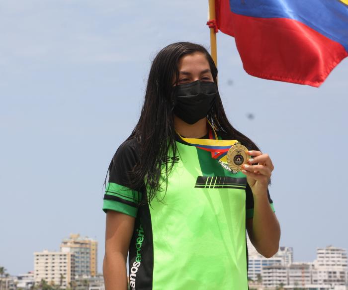 Andrea-Pereira-nadadora-guayaquileña