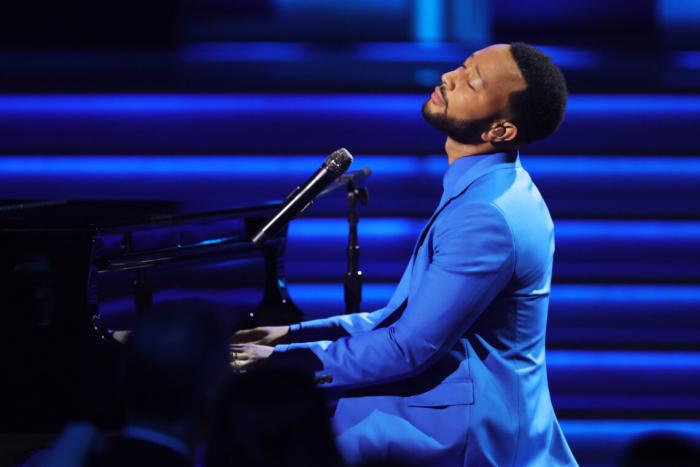 john-legend-free-performance-grammy-awards-2022-1140x760