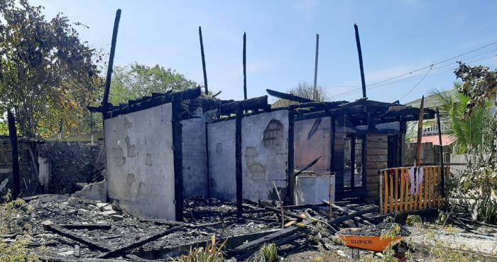 incendio hostal de Montañita