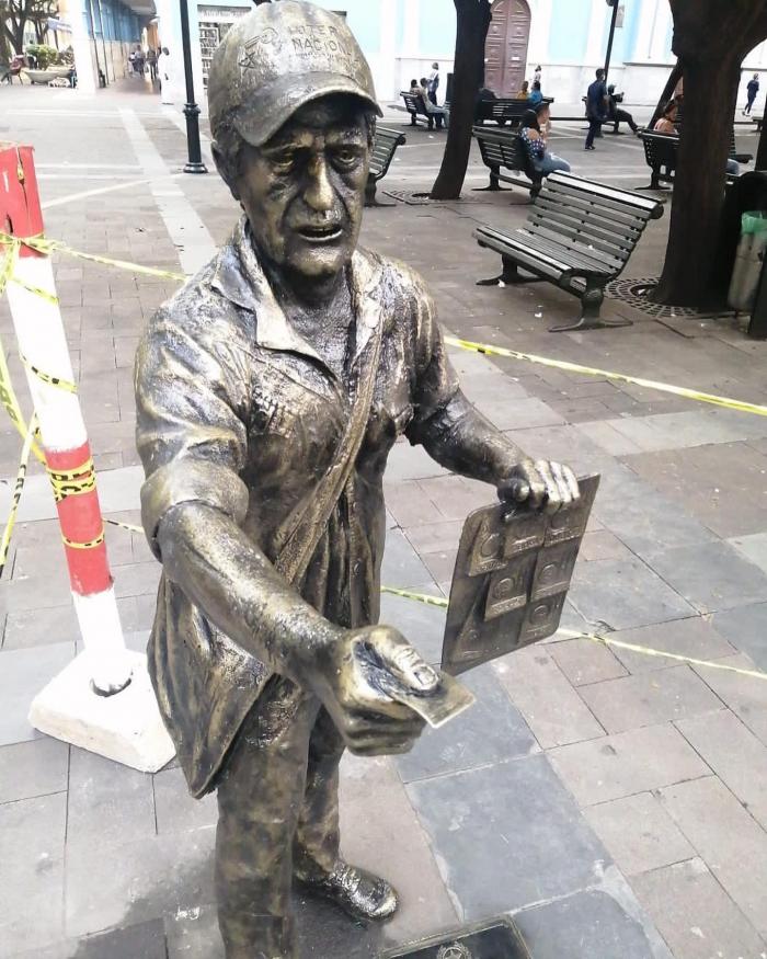 estatua vandalismo