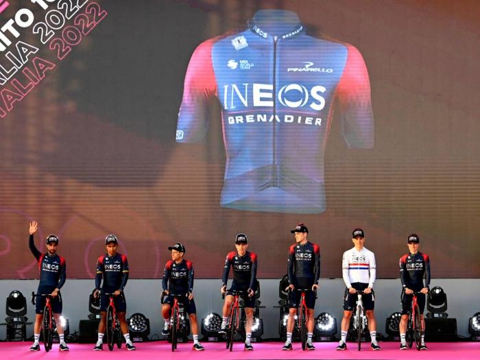 Richard-Carapaz-GirodeItalia-equipo-Ineos