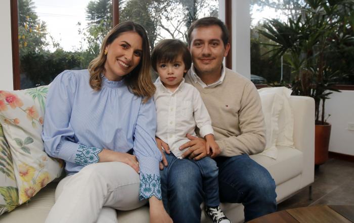 La empresaria junto a su familia