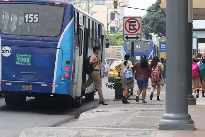 PARADAS4