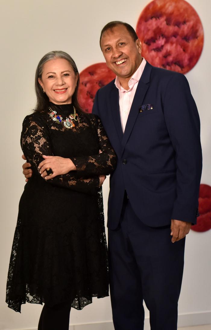 Amparo Garzón en compañía de su esposo