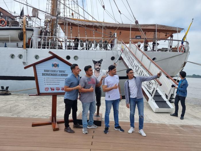 casa abierta armada