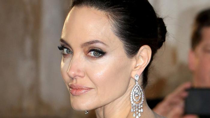 ANGELINA JOLIE