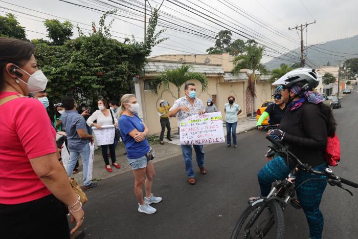 Los Ceibos, protesta por obras