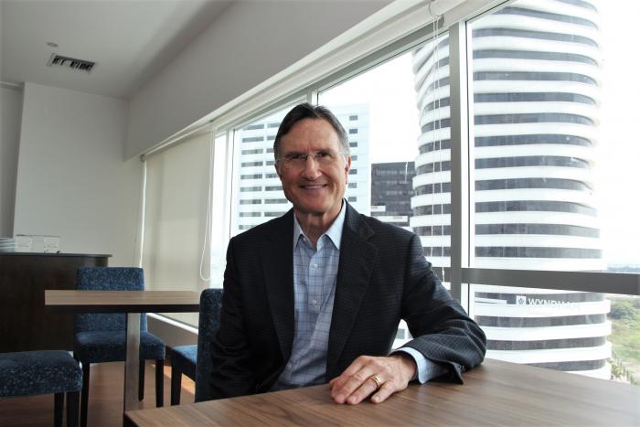 ENTREVISTA DOUG LIPP . (8726447)